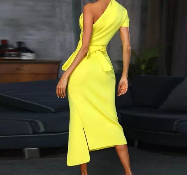 Graceful Drapes: Elegant Hip-Wrap Dress yellow