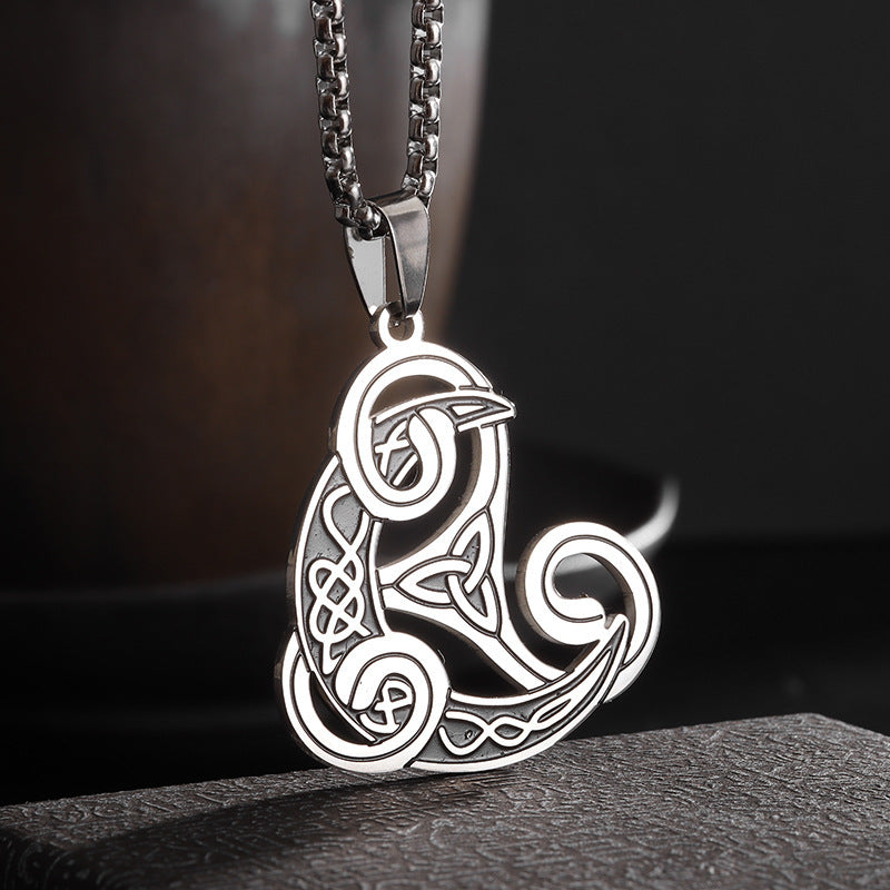 Eueavan Celtic Trinity Knot Necklace