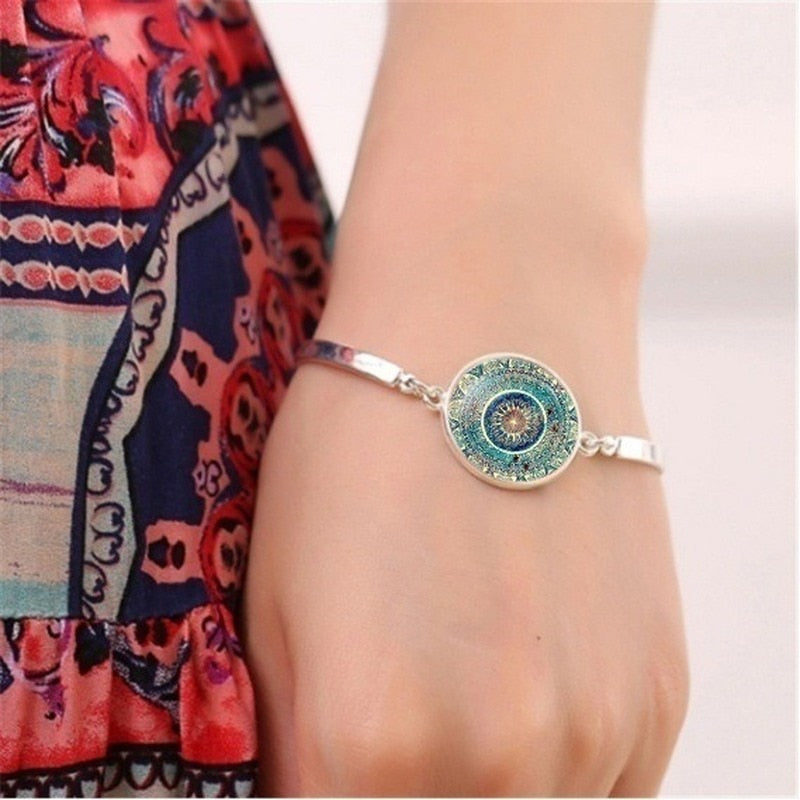 Glossy-Too Mandala Cabochon Bracelet